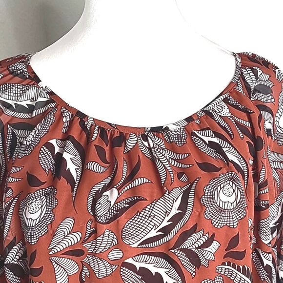 Cato Rust Color Top with Black & White Floral Designs & Bell Sleeves Size 18/20W - Picture 3 of 9